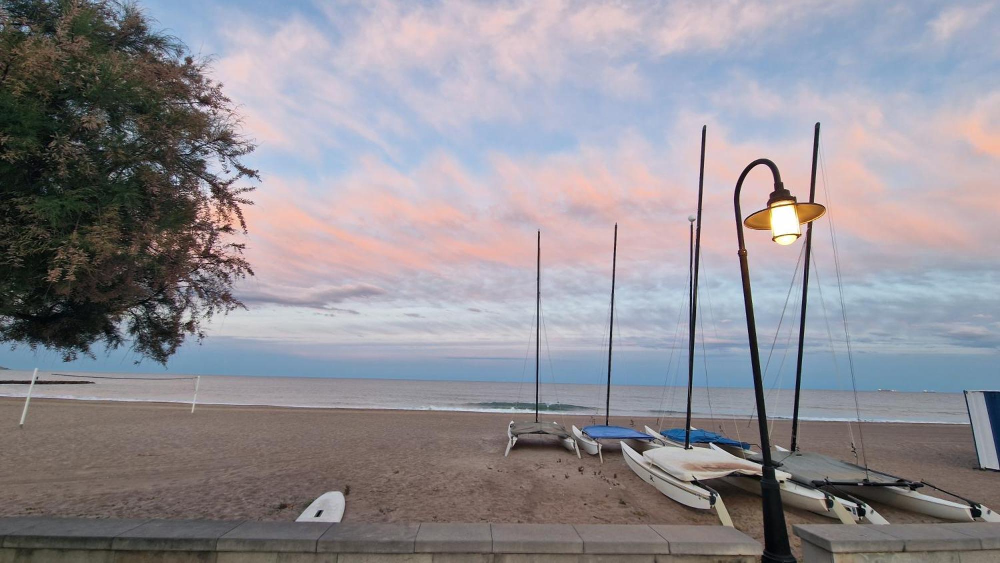 Apartamento De 1 Habitacion Frente Al Mar Y Con Piscina Apartment Benicassim Exterior photo